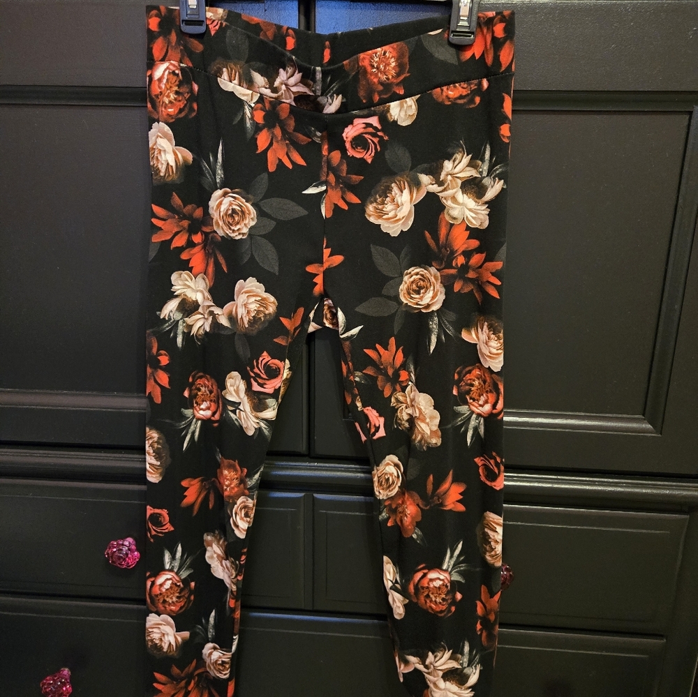 Thalia Sodi Winter Garden Scuba Leggings